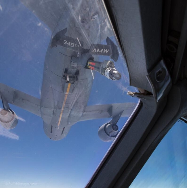 Aircraft refuelling in air