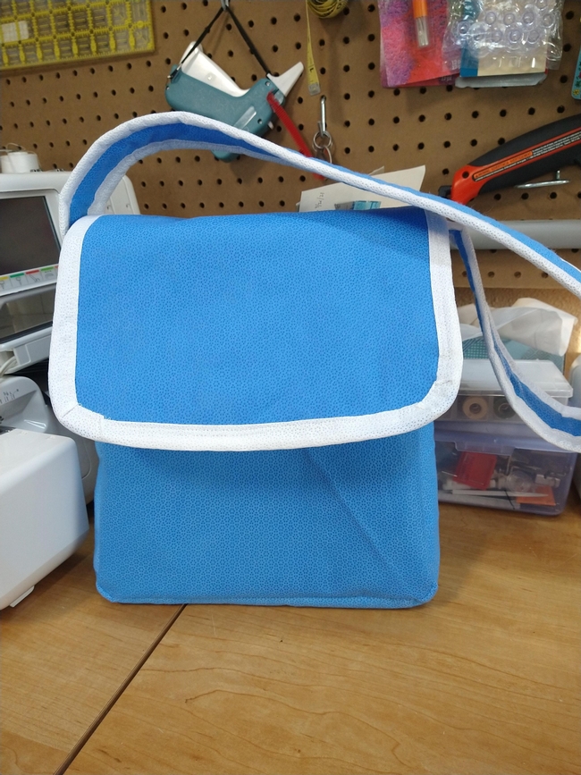Lunch bag or shoulder tote out of Steri-Wrap