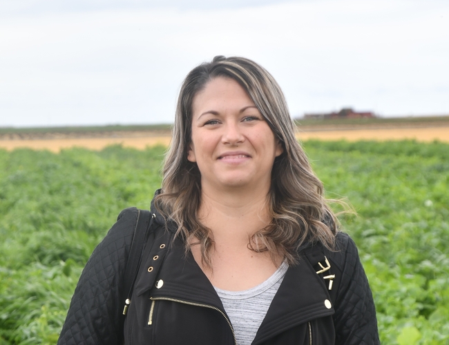 Pamela Rodriguez of CDFA’s Organic Program in Fresno, CA visited CASI’s NRI Project field in Five Points, CA on February 15, 2019