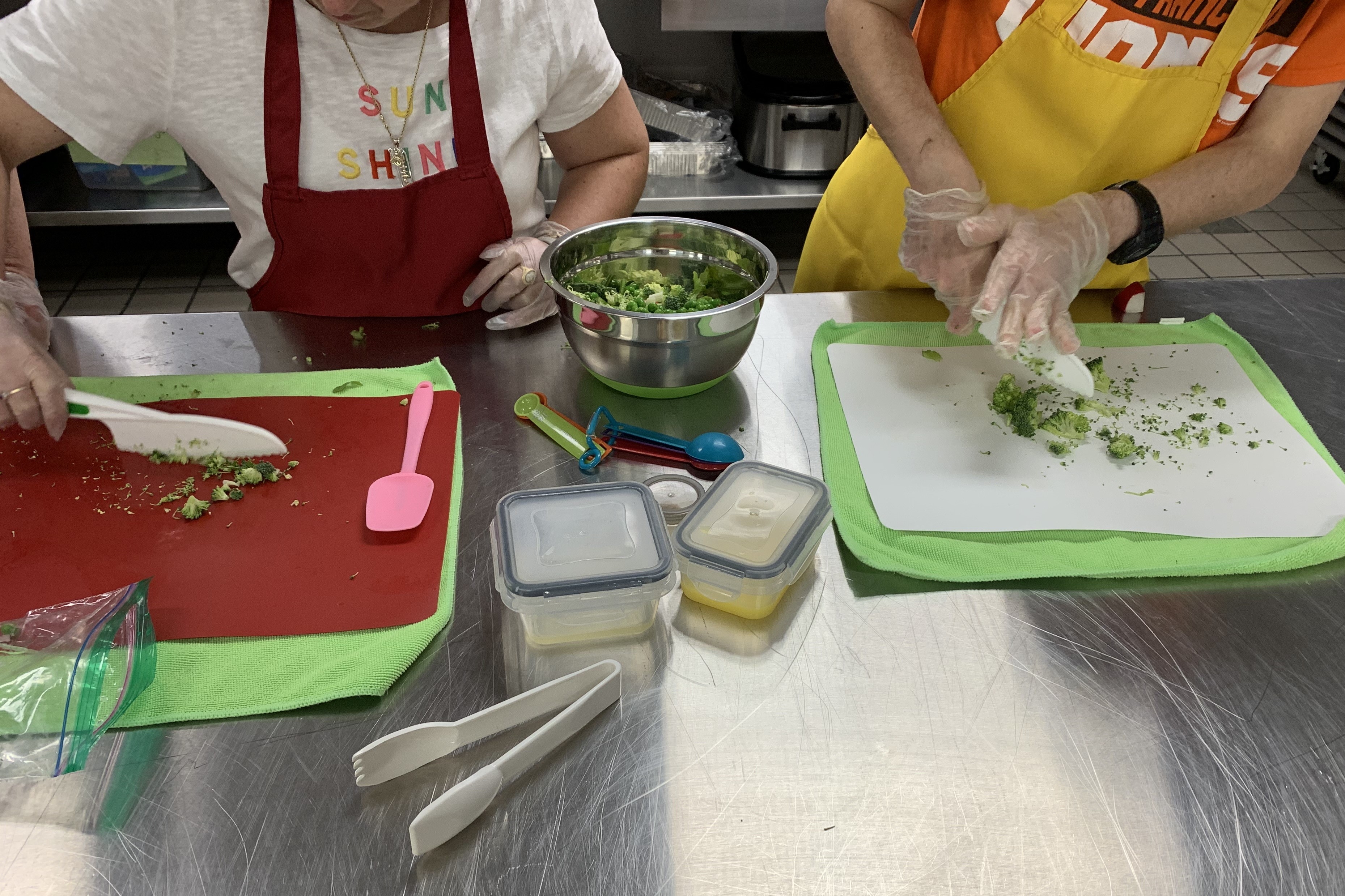 Adults with disabilities learn nutrition