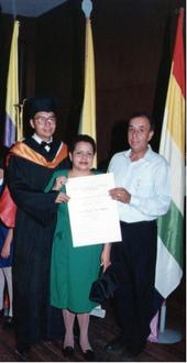Jairo Diaz with his parents, Jose and Amparo, after Diaz received his bachelor’s degree in 1997. All photos by Jairo Diaz.
