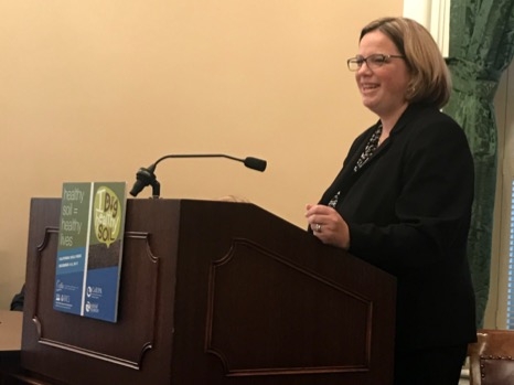 Jenny Lester Moffit led a legislative staff briefing on soil health.