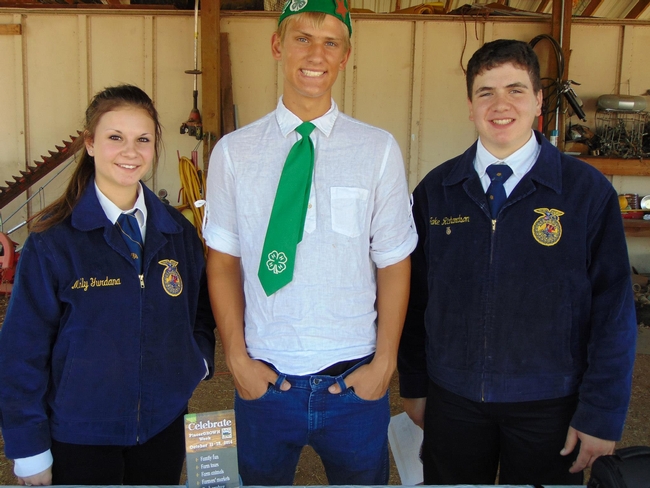 FFA and 4-H members at Farm and Barn Tour