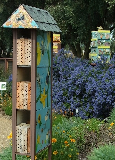 Nesting blocks are often grouped together in so-called 'bee hotels'.