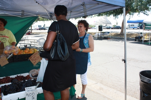 One frequent shopper at Manchester said she shopped at farmers markets because fruits and vegetables are fresher then at the grocery store.