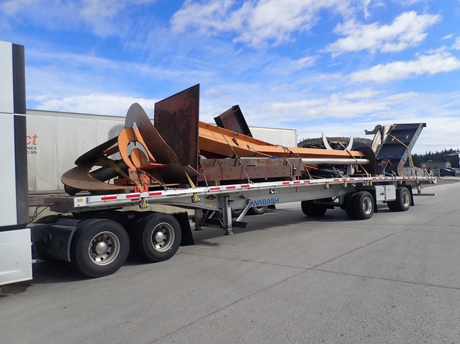 Figure 1. Metal art structure in transit to California. Photo credit: Sonoma County Dept of Agriculture/W&M