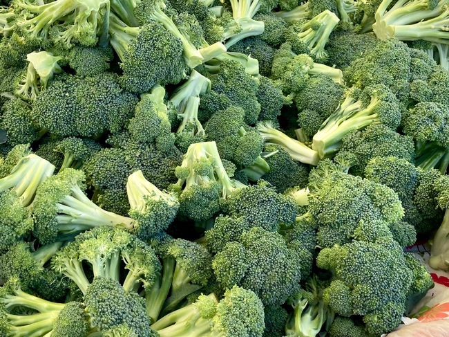 Los costos están disponibles para manojos de brócoli y coronas de brócoli