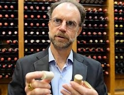 Profesor Andrew Waterhouse, químico de vinos de UC Davis.