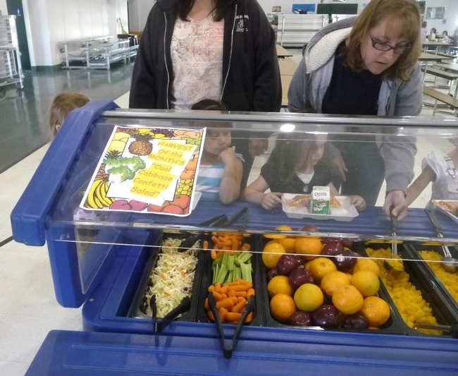 Un programa exitoso de la Granja a la Escuela implica más que tener una barra de ensalada.