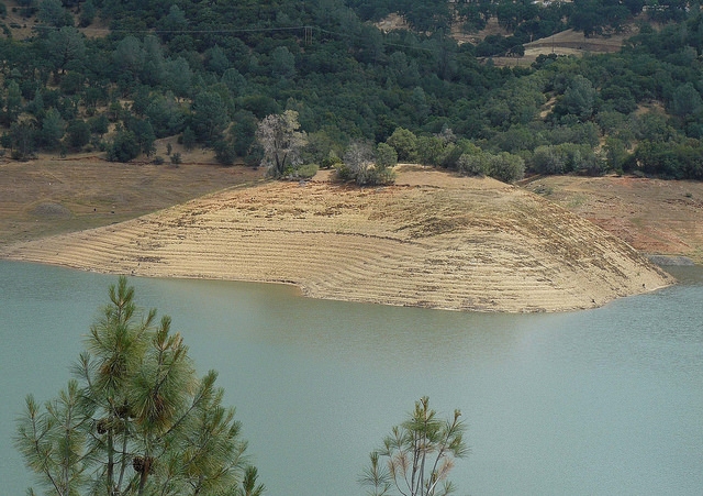 Barren shorelines characterize many California reservoirs due to the drought. Above is Lake Don Pedro at 53 percent of capacity. (Photo: CC By 2.0)