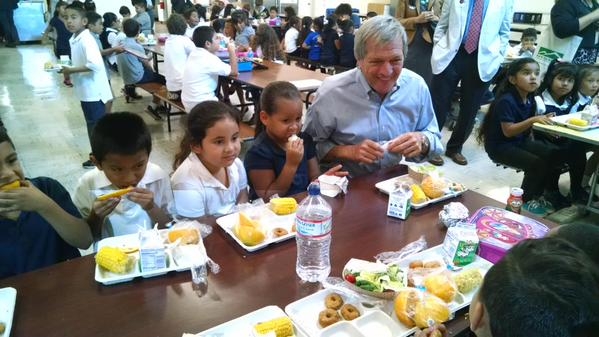 KTVU reporter John Sasaki tweeted this picture of Congressman Mark DeSaulnier enjoying lunch with children at Ygnacio Elementary.