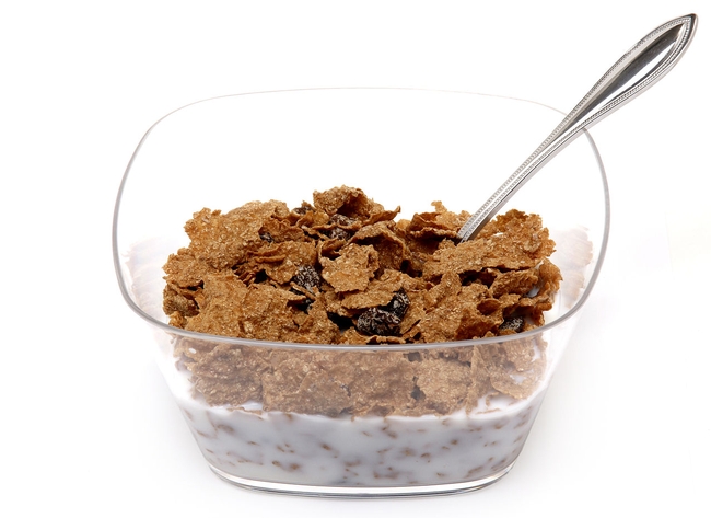 UC ANR nutrition expert Patricia Crawford counted the raisins in a cup of Raisin Bran to calculate the amount of added sugar. With the new labels, counting raising won't be necessary. (Photo: Wikimedia Commons)