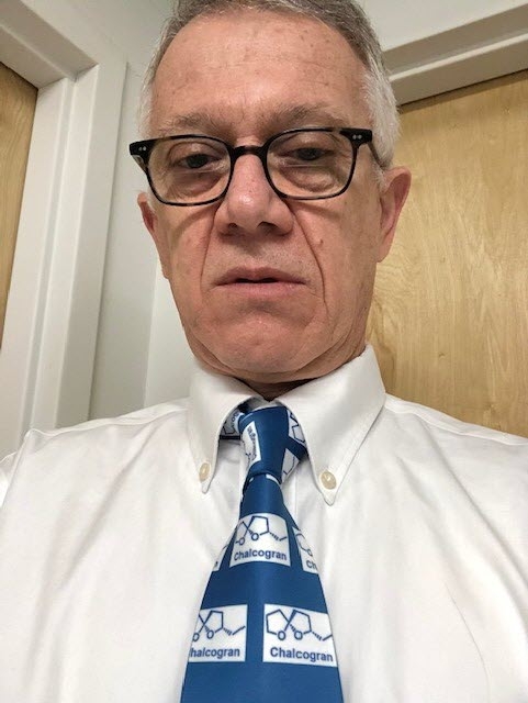 UC Davis distinguished professor and symposium moderator Walter Leal wears a tie depicting the chemical structure of Wittko Francke's favorite compound: chalcogran.