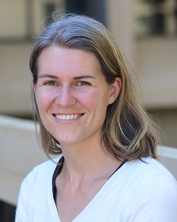 Community ecologist Rachel Vannette of UC Davis