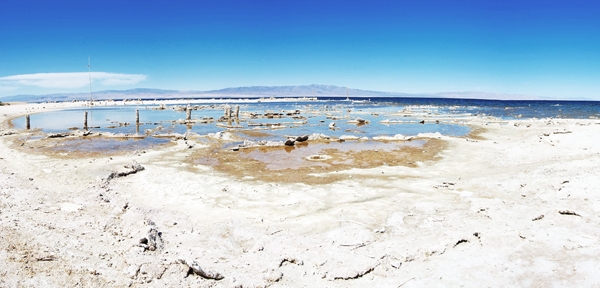 The Salton Sea, where the receding water levels cause exposed playa dust to be kicked up into the air. Photo by Matthew Dillon/Creative Commons License.