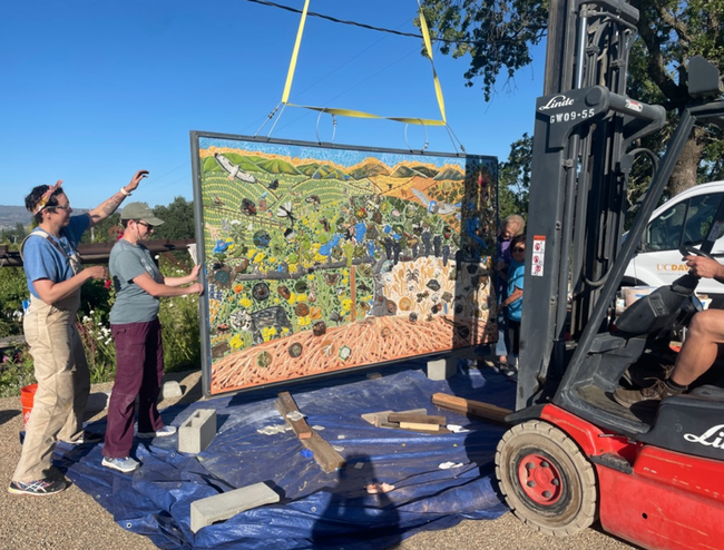 The first look of the mural vertically. (Photo by Gale Okumura)