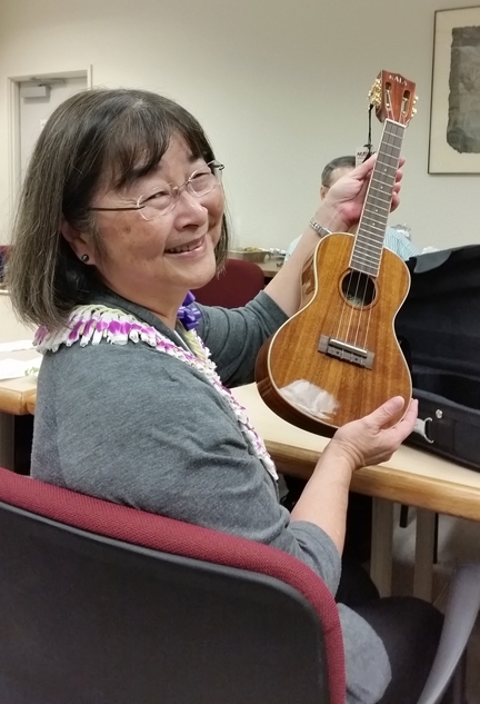 Toxicologist Shirley Gee received a professional ukulele at the Pacificchem meeting in December. The Pacificchem meetings take place every five years.
