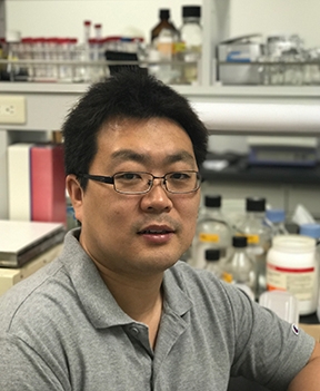 Lead author Qian Ren of the Kenji Hashimoto lab, Division of Clinical Neuroscience, Chiba University Center for Forensic Mental Health, Chiba, Japan.