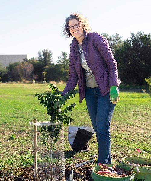 Emily Griswold, senior staff horticulturalist for the UC Davis Arboretum and Public Garden (Matthew Chan/UC Davis
