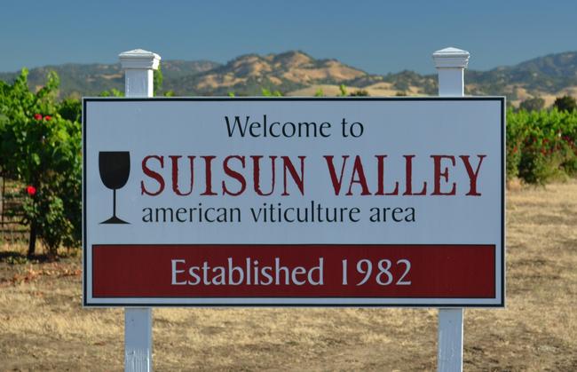 Suisun_Valley_AVA_sign