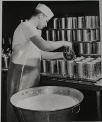 Cheese Pouring 1900s_reduced