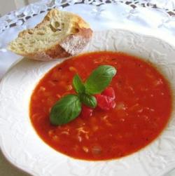 Sopa de tomate fresco (Receta, Pagina 35)