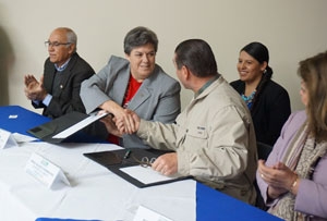 Humiston and Vallodolid Seamanduras sign MOU to offer 4-H expertise to children in Mexico.