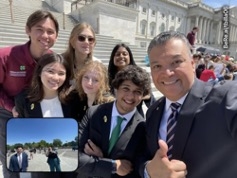 Selfie image with Senator Padilla and 6 youth