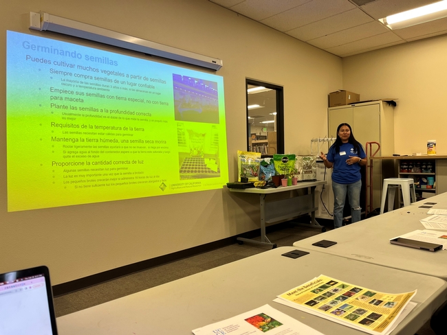 Denise, UC Master Gardener, teaches a gardening class in Spanish. Photo courtesy of Kristian Salgado.