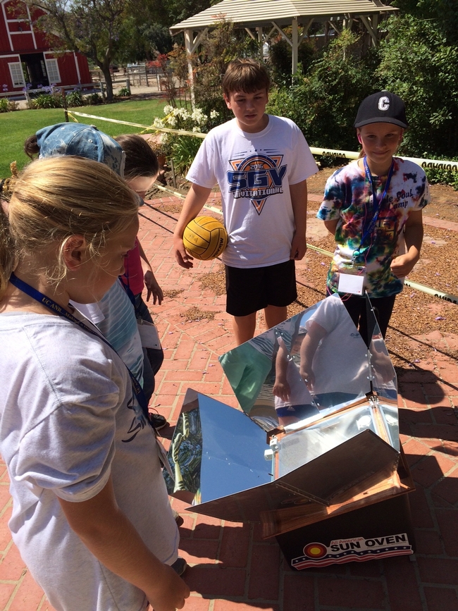 Observing the temperature in the solar oven