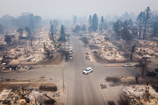 201710 Tubbs Fire, Coffee Park. Photo by Elijah Nouvelage, The Chronicle