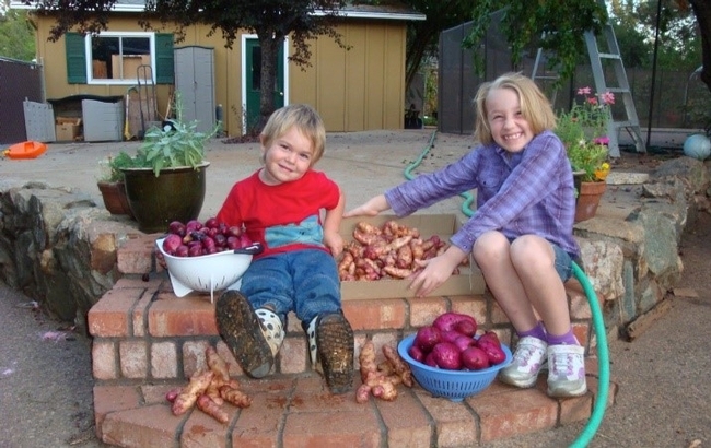 Children with harvest.