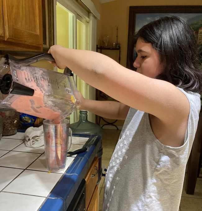 PSE 2021 child making smoothie at home