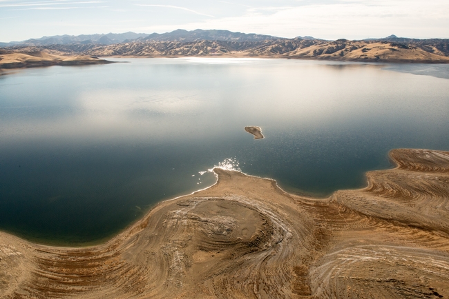 Low water level at the San Luis Reservoir. (Photo: Florence Low, CDWR)
