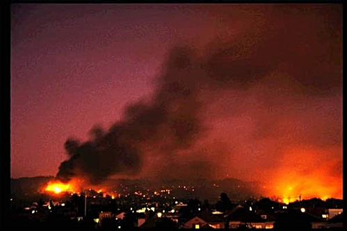 A NASA photo of 1991 Oakland Hills fire.