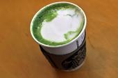 A matcha tea latte from Starbucks. (Photo: Wikimedia Commons)