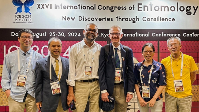 UC Davis distinguished professor Walter Leal with former members of the UC Davis Leal lab at ICE2024. From left are Wei Xu, Yuko Ishida, Zain Syed, Walter Leal, Fen Zhu, and J-J Zhou.