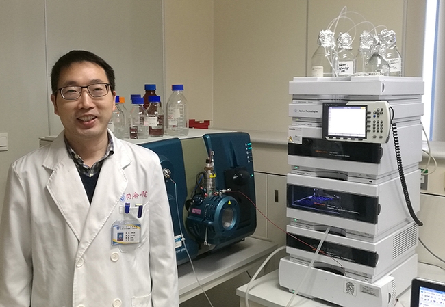 Professor Jun-Yan Liu of Tongji University, Shanghai, China, is a former postgraduate researcher and assistant project scientist in the Hammock lab.