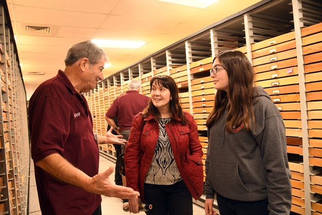 Bohart associate and butterfly expert Greg Kareofelas talks to Sacramento residents Amii Barnhard-Bahn and her daughter, Larkin, 15. (Photo by Kathy Keatley Garvey)
