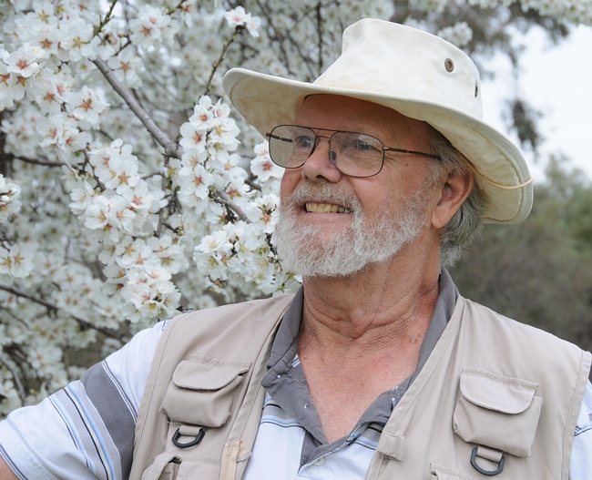 Native pollinator specialist Robbin Thorp, UC Davis distinguished emeritus professor of entomology,  will be honored at a special symposium April 2 at the 103rd annual meeting of the Pacific Branch, Entomological Society of America. (Photo by Kathy Keatley Garvey)