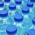 Plastic water bottles. Photo by ricardo / zone41.ne/ zone41.net.