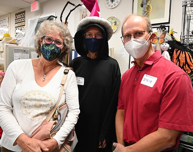 This trio at the Bohart Museum Society party is comprised of (from left) Professors Diane Ullman and Phil Ward, and Steve Nadler, professor and chair of the UC Davis Department of Entomology and Nematology. (Photo by Kathy Keatley Garvey)