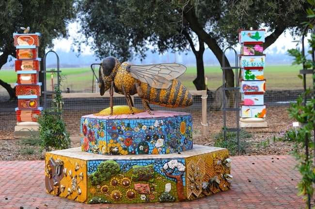A mosaic-ceramic sculpture of Miss Bee Haven, the work of Donna Billick of UC Davis, anchors the UC Davis Bee Haven. (Photo by Kathy Keatley Garvey)