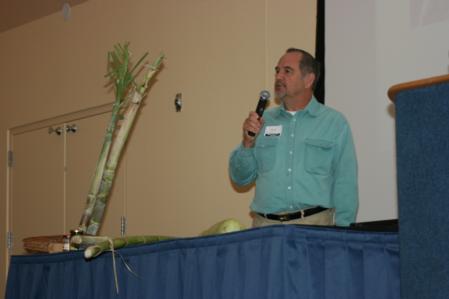 Molinar presents at Specialty Crops Conference 2007