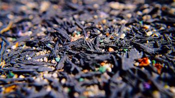 The type of wood used to produce dyed mulch may be contaminated with harmful chemicals. Credit: Ian D. Keating Pxhere