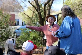 UC Master Gardener Lori Palmquist enthusiastically teaches at a recent Growing Gardeners course.