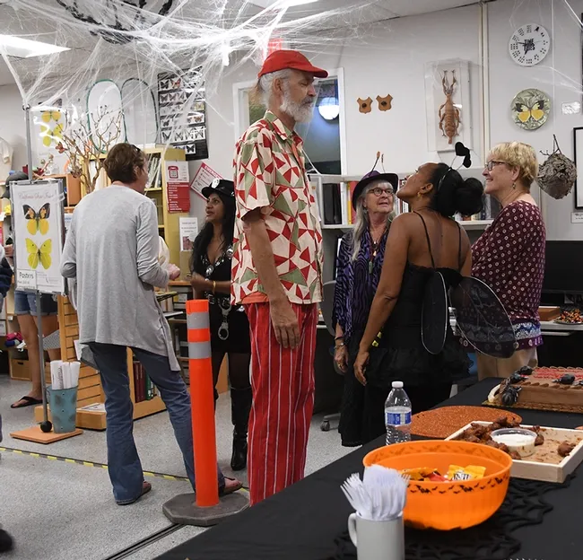 UC Davis evolutionary ecologist Scott Carroll, at 6'11", towered over everyone. Next to him (in back) is his wife, entomologist Jenella Loye. (Photo by Kathy Keatley Garvey)