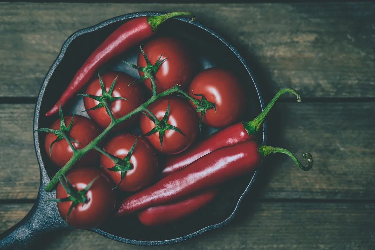 tomatoes-5372168_1280