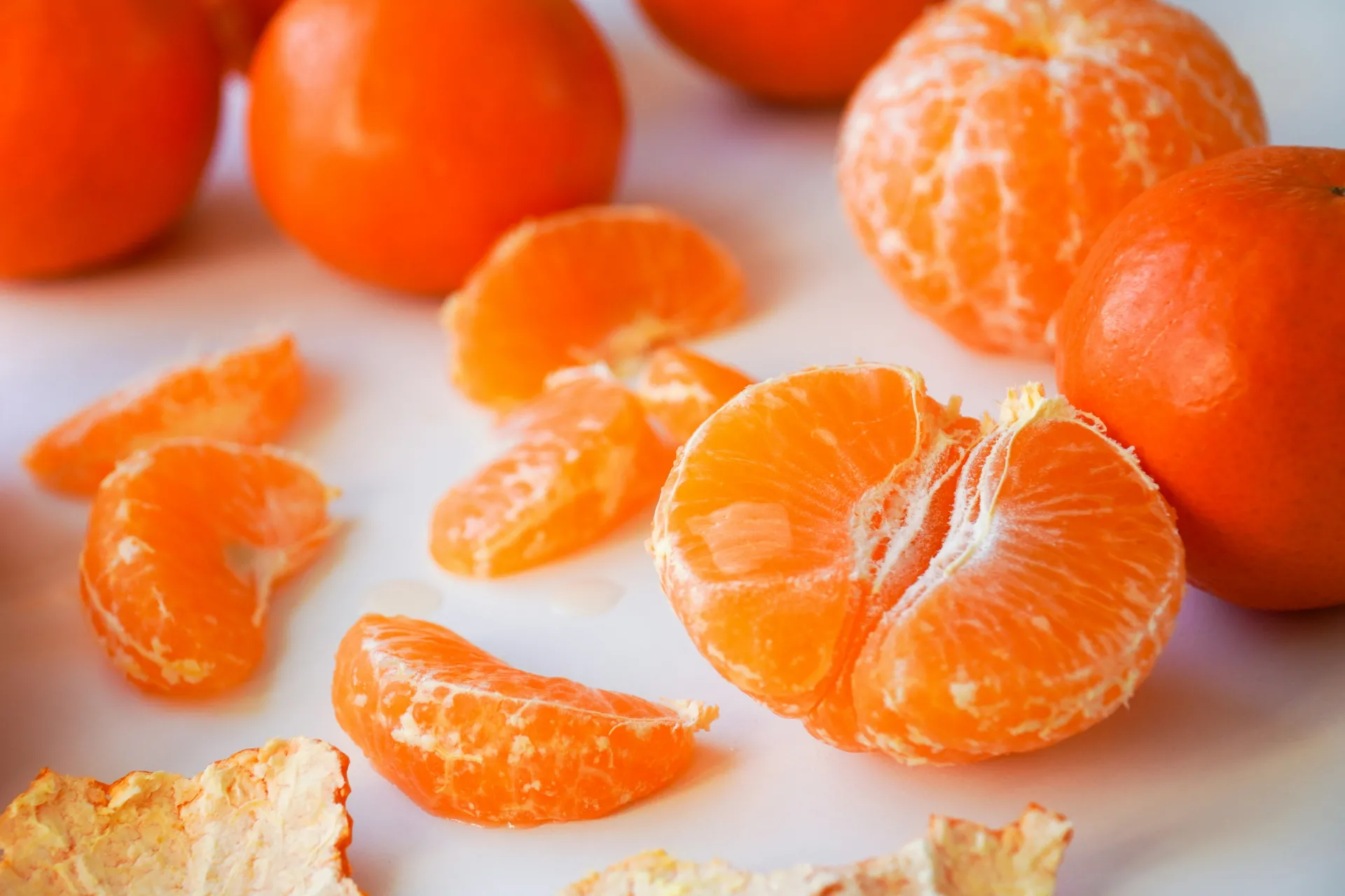 Peeled mandarins