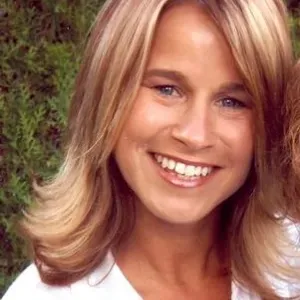 Image of Leslie Pingrey for Contact Us